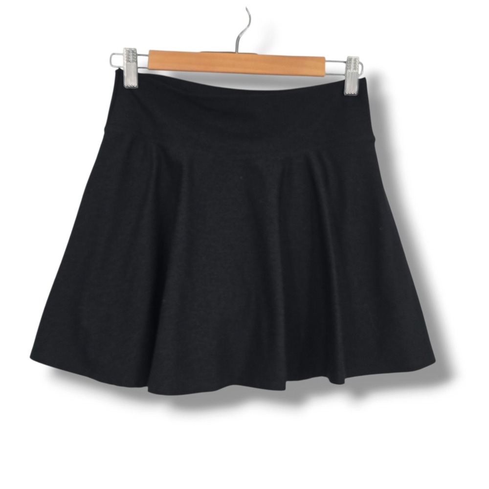 Old Navy Active Cloud+ Go-Dry Black Flared Skort with Pockets Size Medium